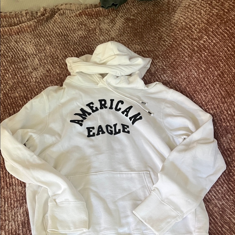 American Eagle Outfitters White Sweatshirt with Black Lettering